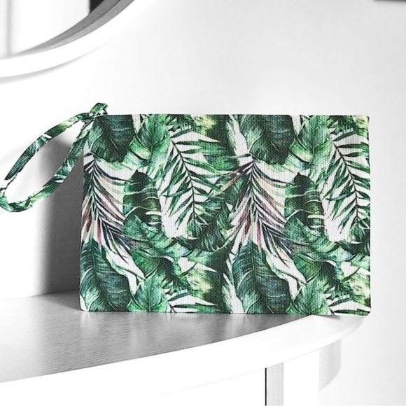 Large Tropical Print Tote Bag with Matching Wristlet - Picture 6 of 14